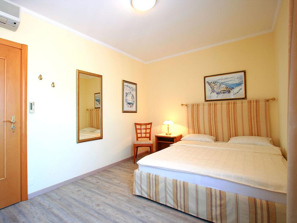 Hotel Garni Golf Ascona Exterior photo